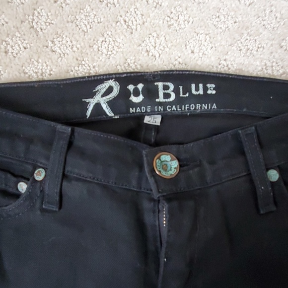 R U Blue Black Jean's- Size 25 - Picture 2 of 3